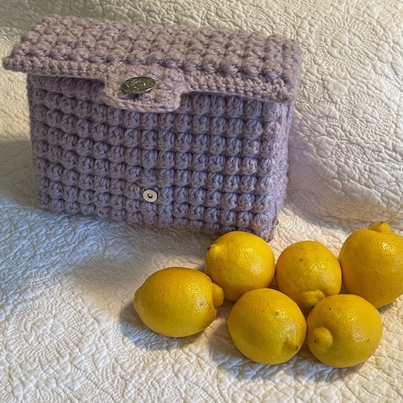 Ophelia Grey - Classica Lilac 💜
A handmade work of art
7 X 10 X 3 inches - Picture 6 of 7